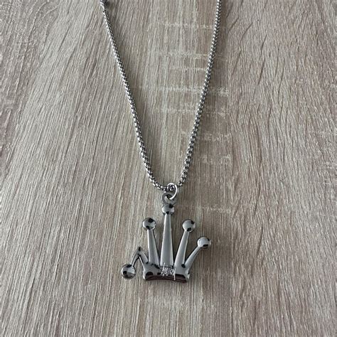 stussy necklace